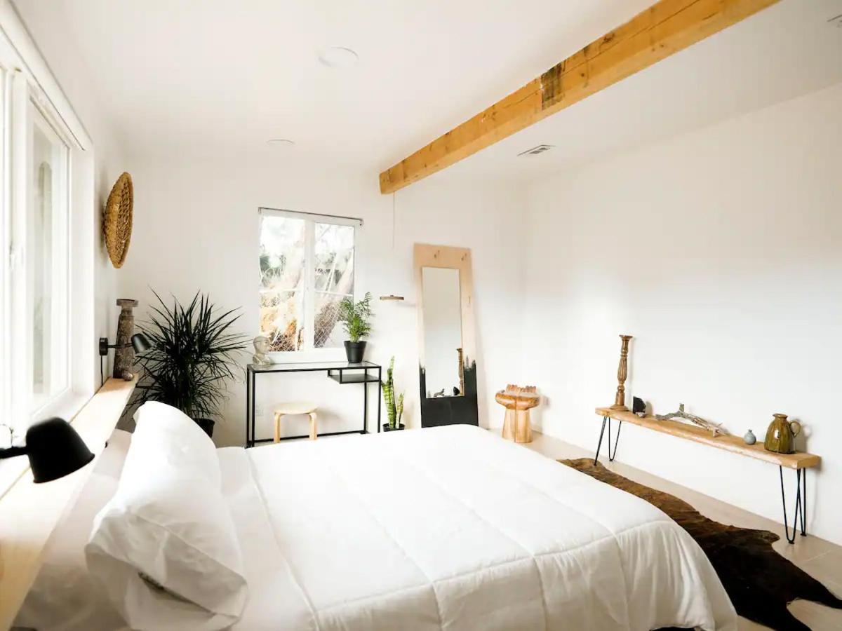 The Zen - Outdoor Shower, Gas Fireplace, Walkable To Shops & Restaurants Joshua Tree Bagian luar foto